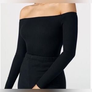 Joah brown off the shoulder long sleeve top